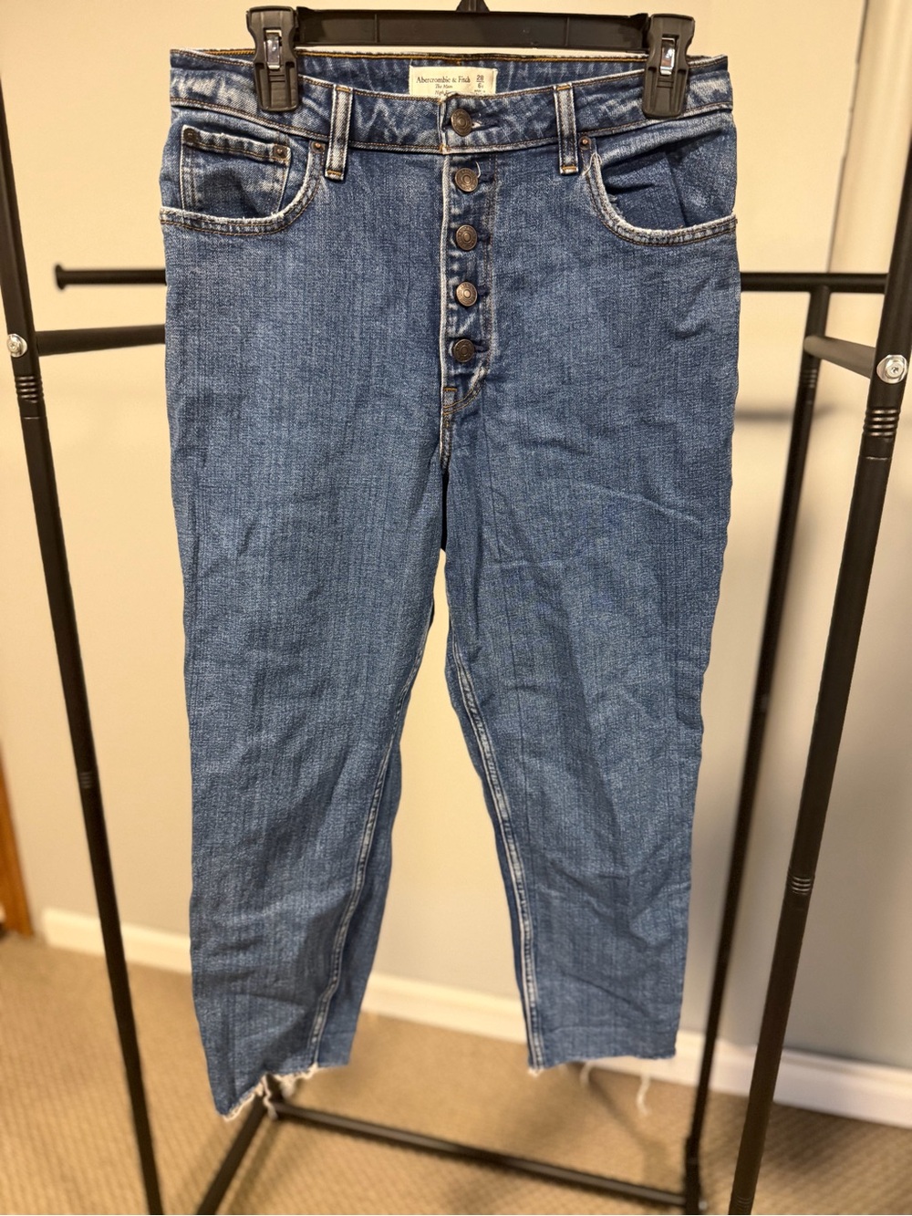 Abercrombie & Fitch The Mom High Rise Curve Love Jeans 28/6 Short Raw Hem
